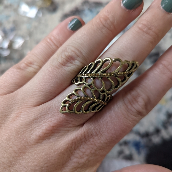 5/$20 Paparazzi Leaf Brass Ring